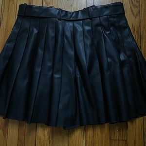 Pleated faux leather skirt!